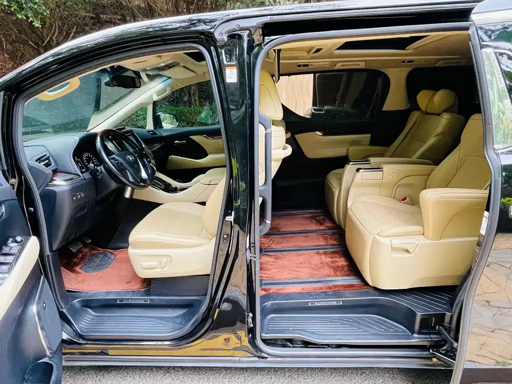 TOYOTA ALPHARD 2017