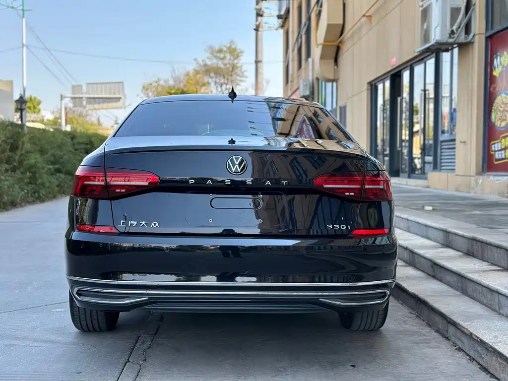 VOLKSWAGEN PASSAT 2021