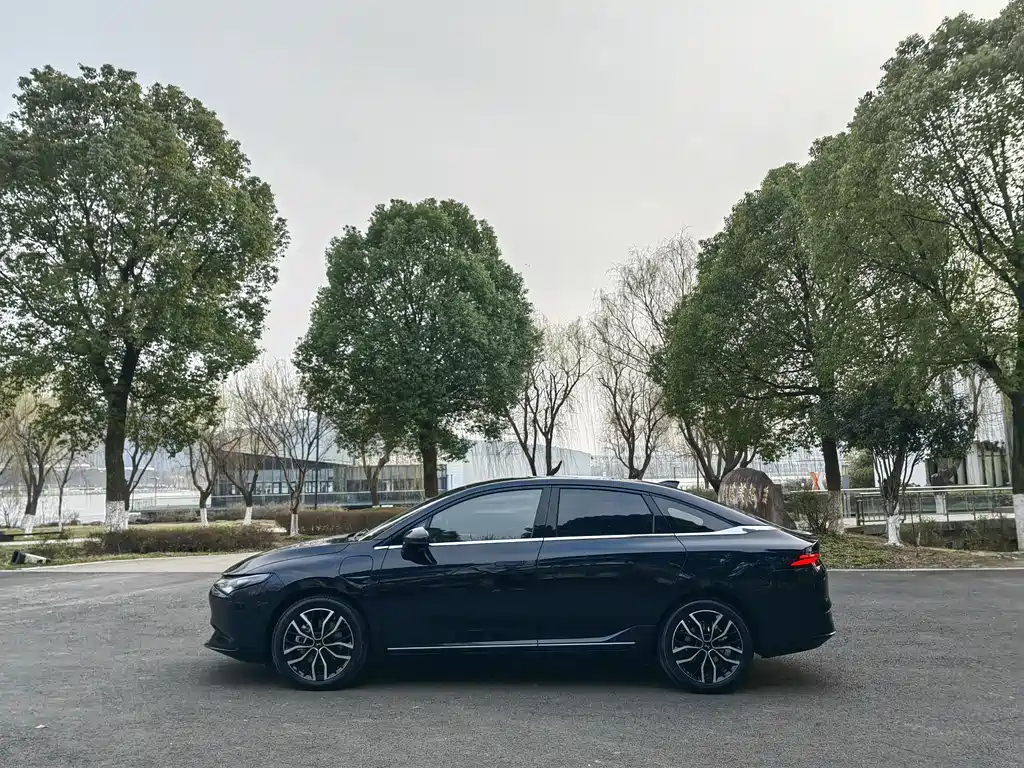 XPENG MOTORS P5 2023