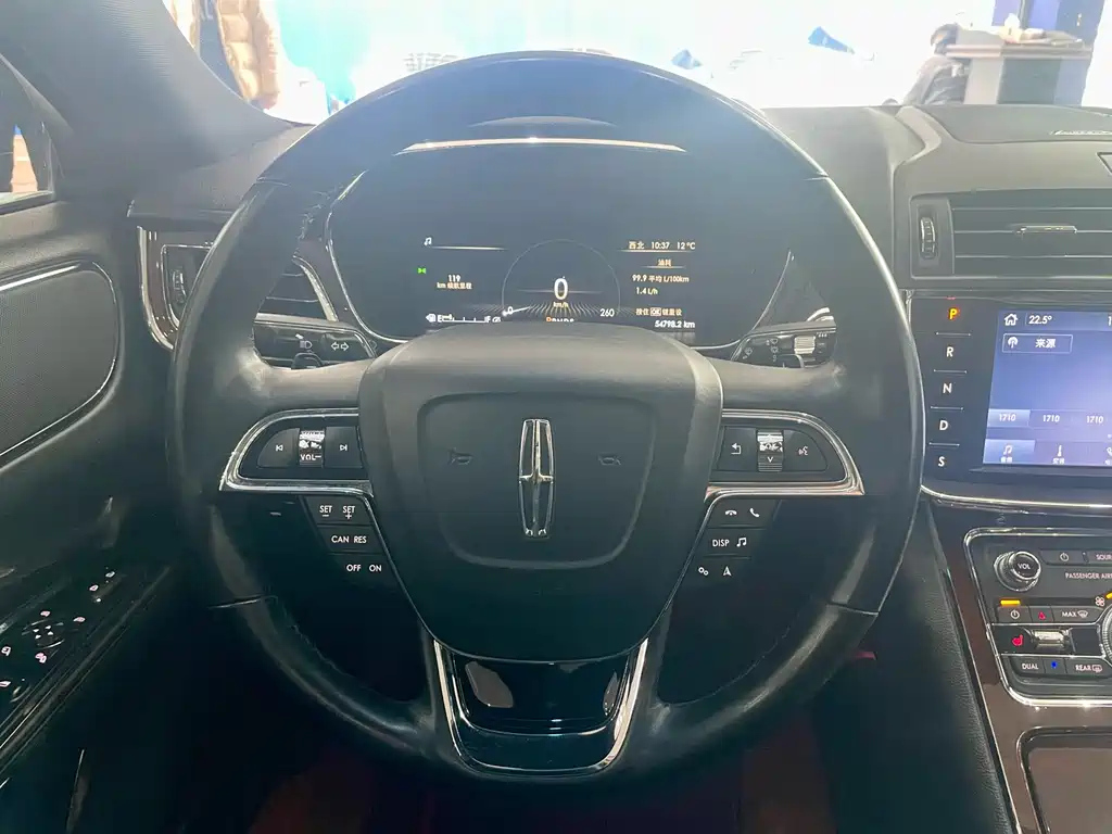 LINCOLN CONTINENTAL 2021