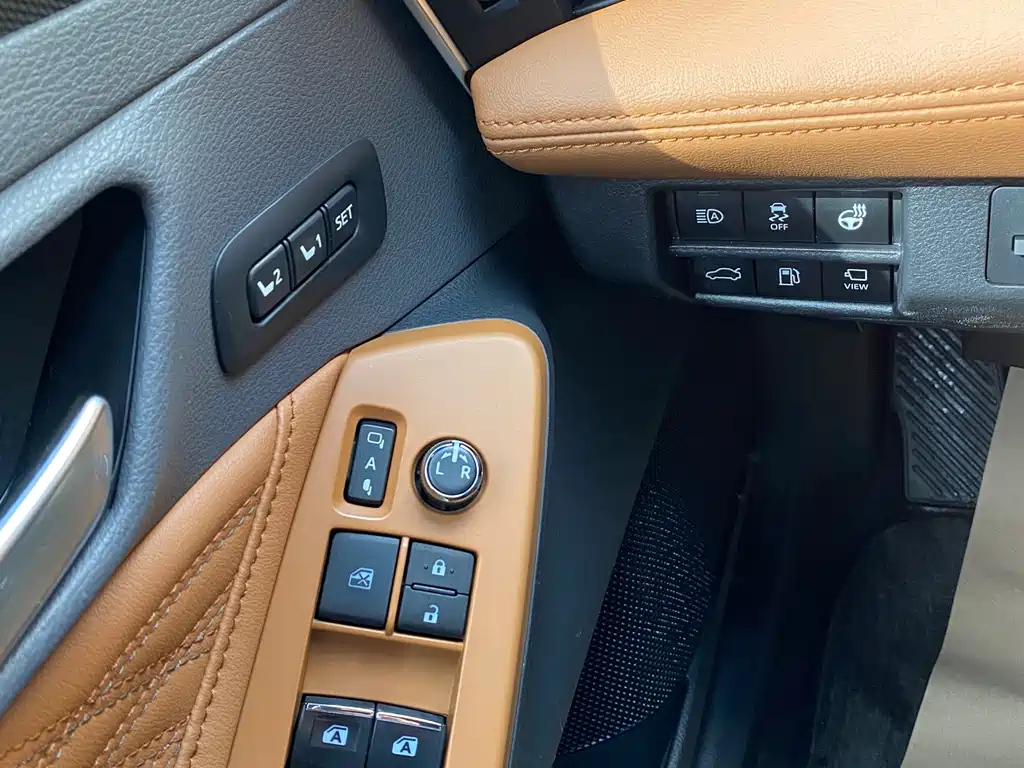 TOYOTA AVALON 2019