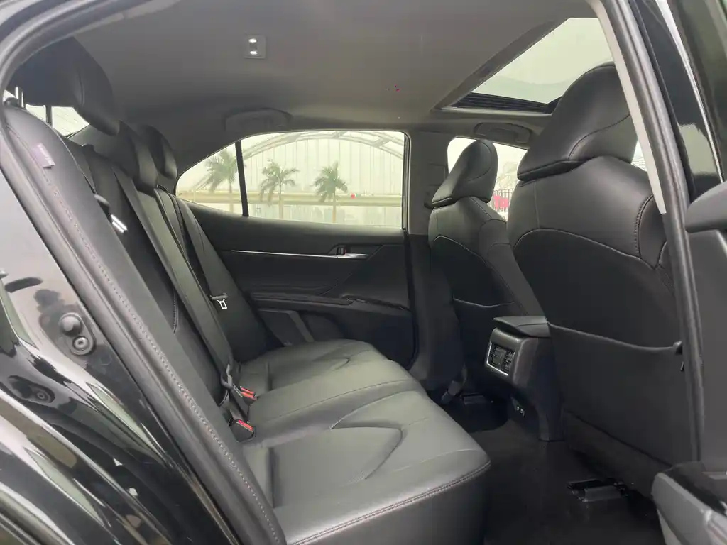 TOYOTA CAMRY 2021