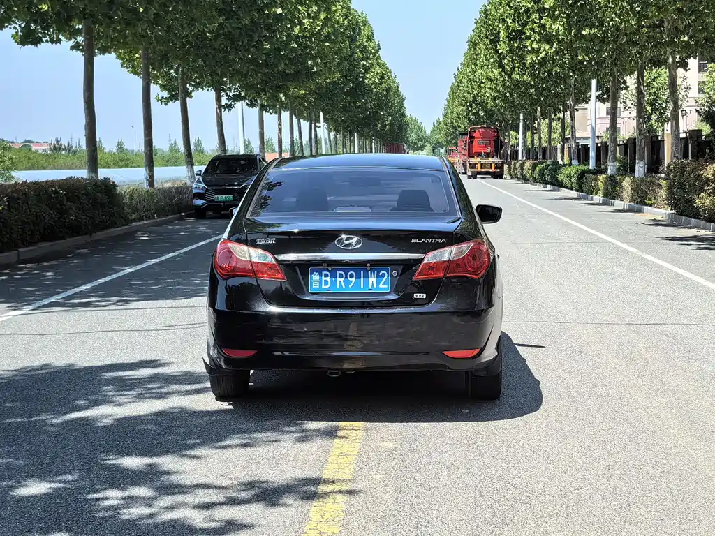 HYUNDAI CELESTA 2012