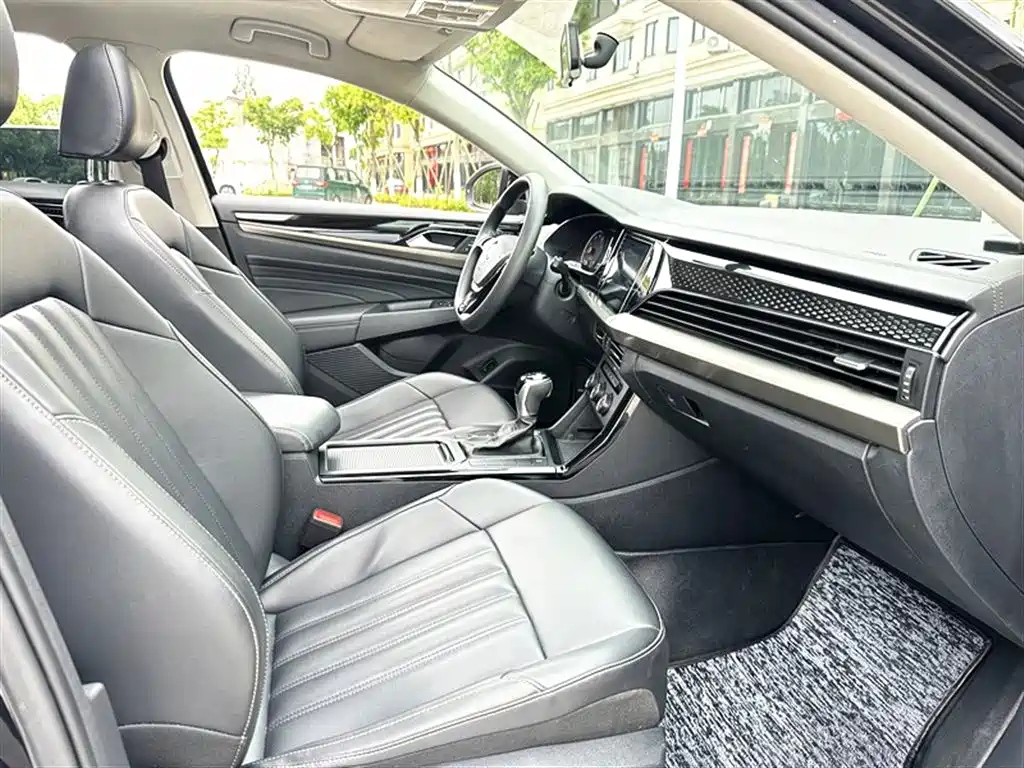 VOLKSWAGEN PASSAT 2020