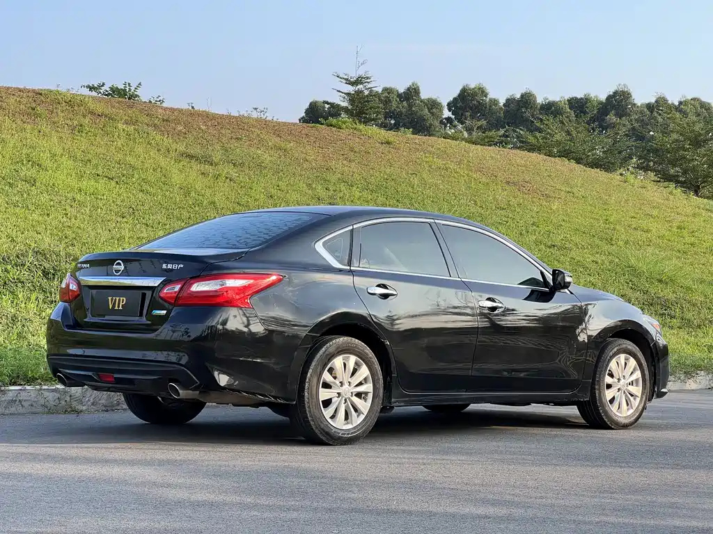 NISSAN TEANA 2018