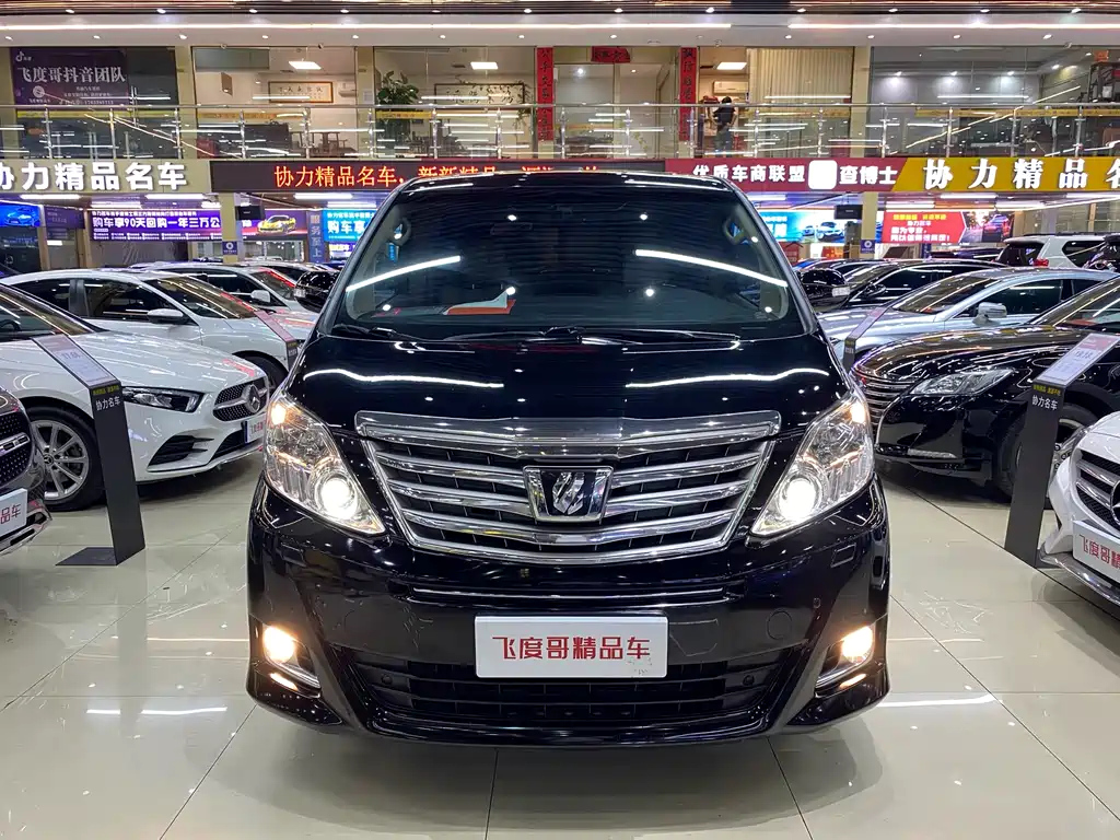 TOYOTA ALPHARD 2013