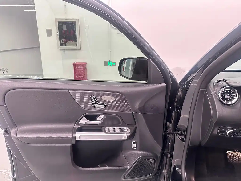 MERCEDES BENZ GLB 2022