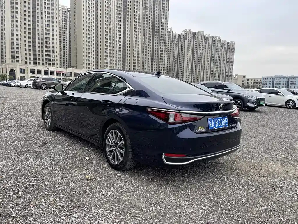 LEXUS ES 2023