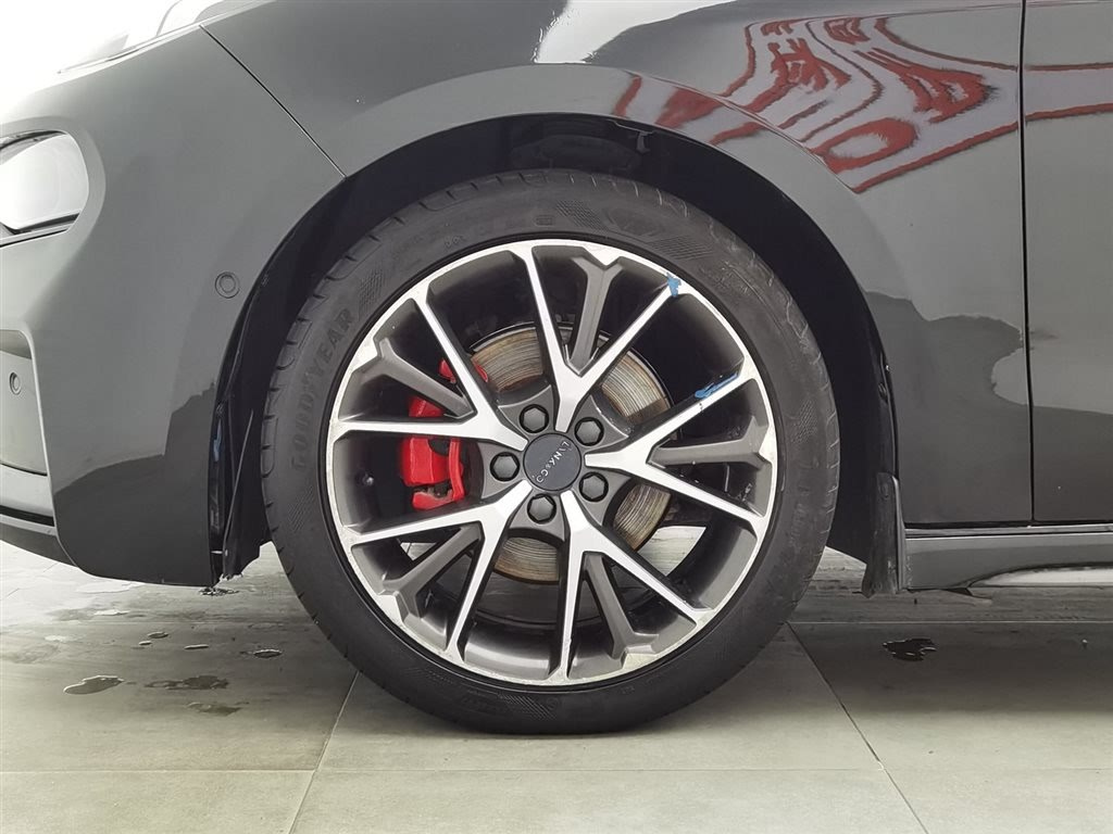 LYNK&CO 03 2018