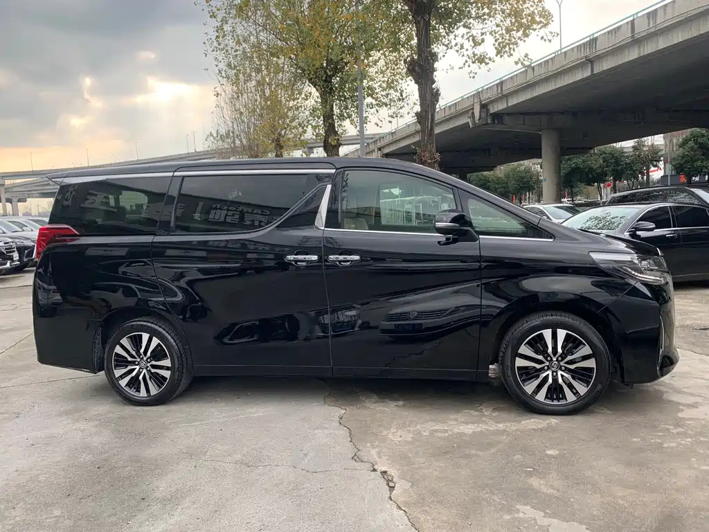 TOYOTA ALPHARD 2019