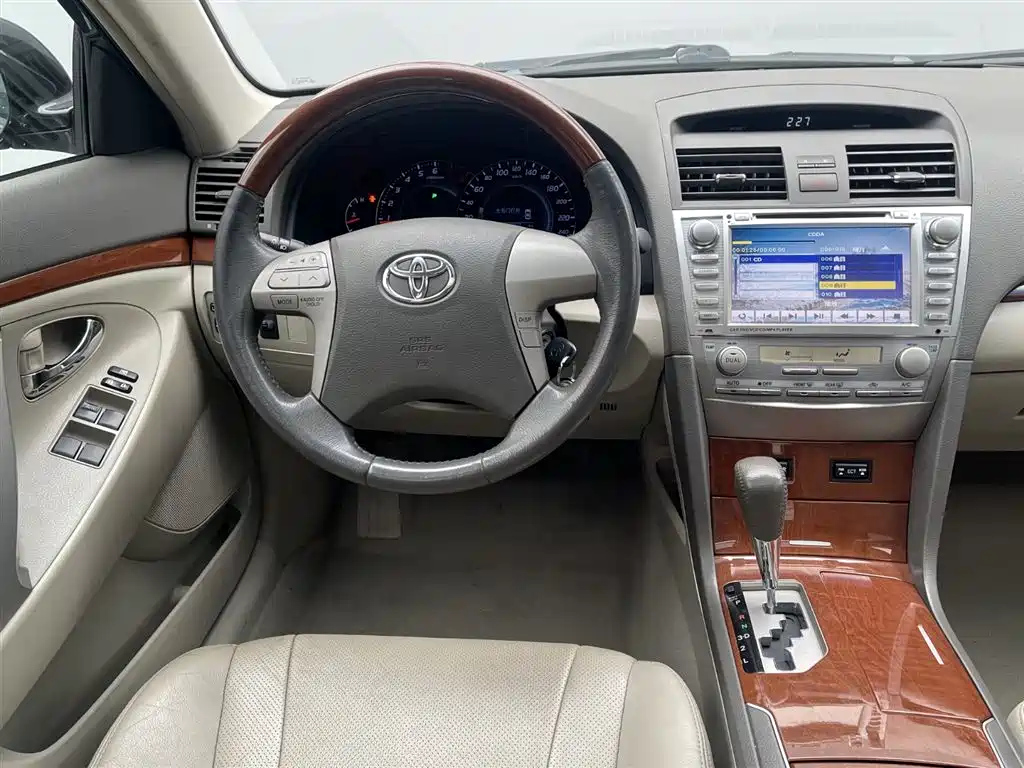 TOYOTA CAMRY 2015