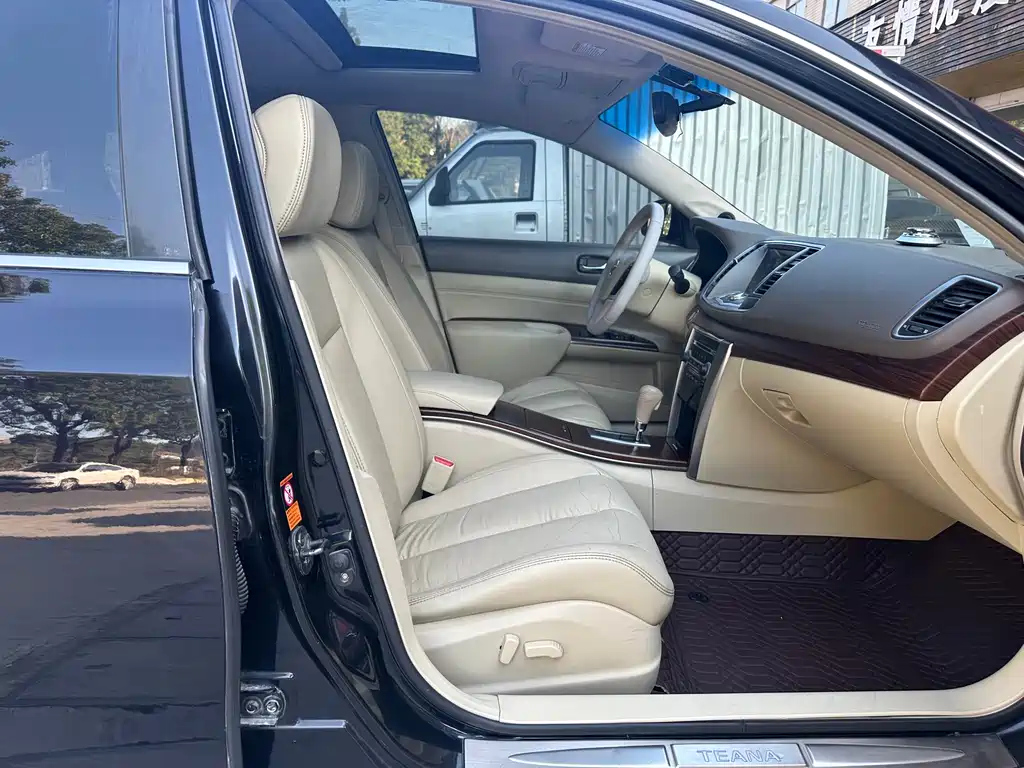 NISSAN TEANA 2009