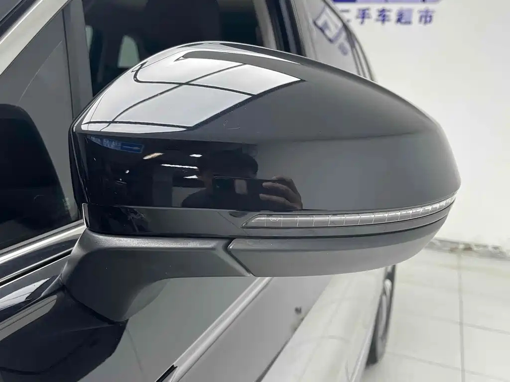 VOLKSWAGEN TIGUAN L 2022