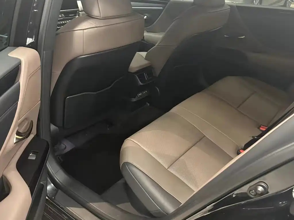 LEXUS ES 2023