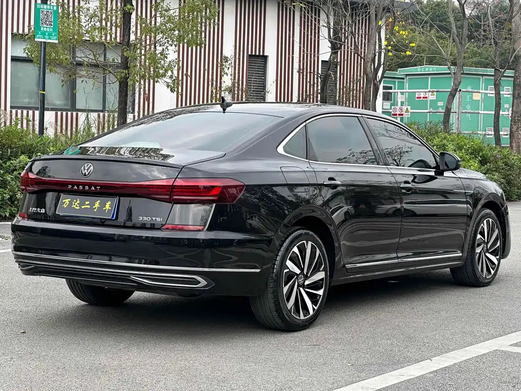 VOLKSWAGEN PASSAT 2022