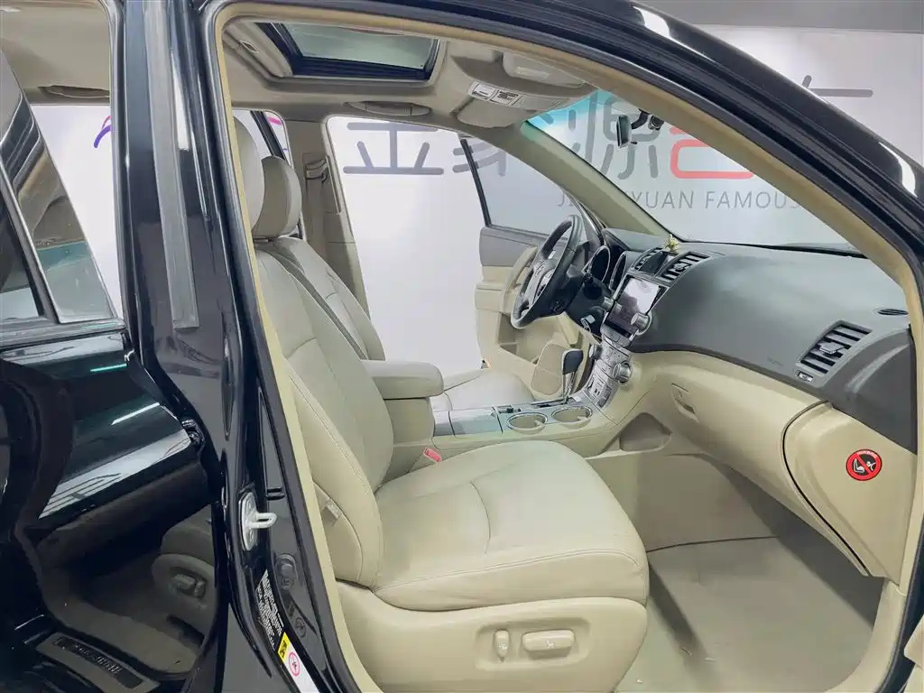 TOYOTA HIGHLANDER 2012
