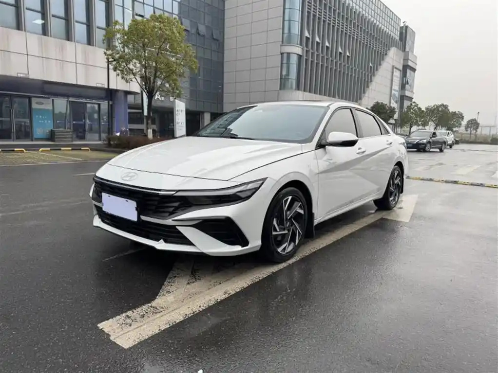 HYUNDAI ELANTRA 2023