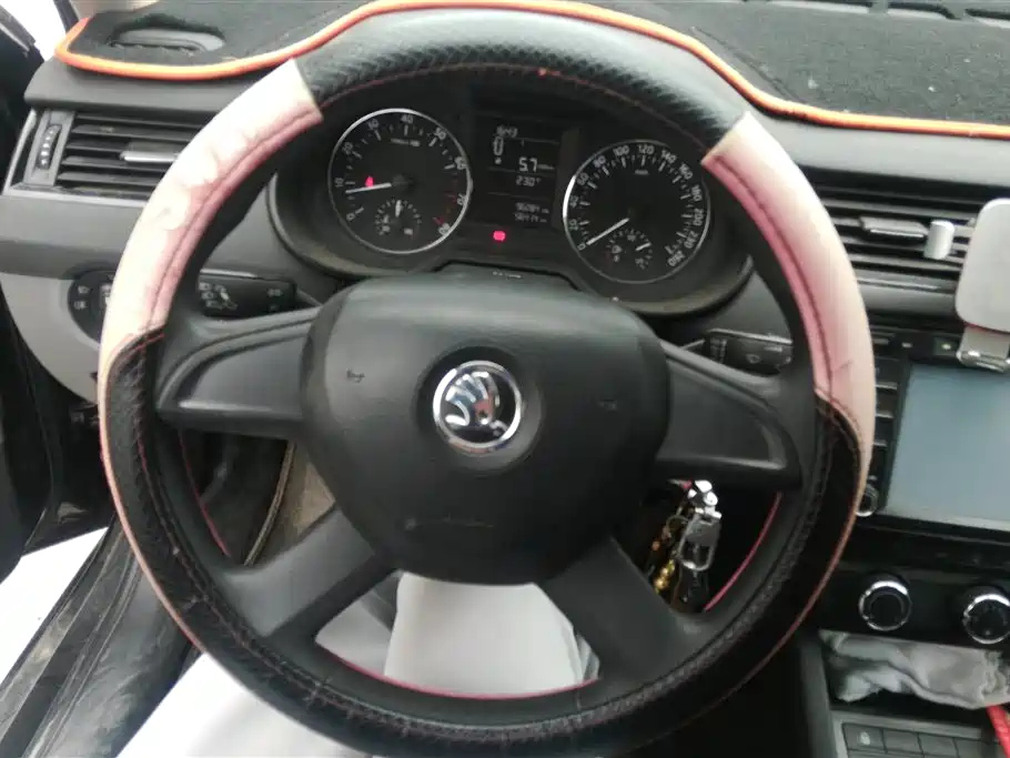SKODA OCTAVIA 2015