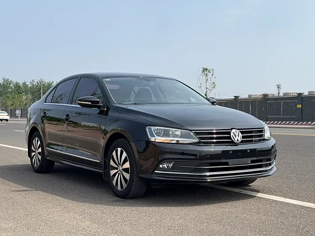 VOLKSWAGEN SAGITAR 2018