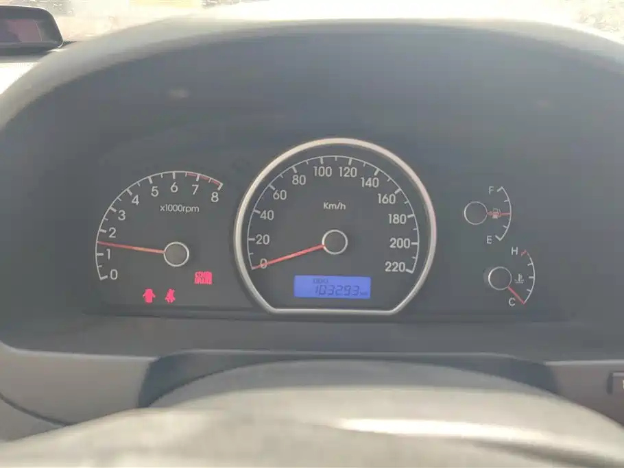 HYUNDAI CELESTA 2014