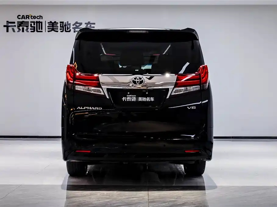 TOYOTA ALPHARD 2015