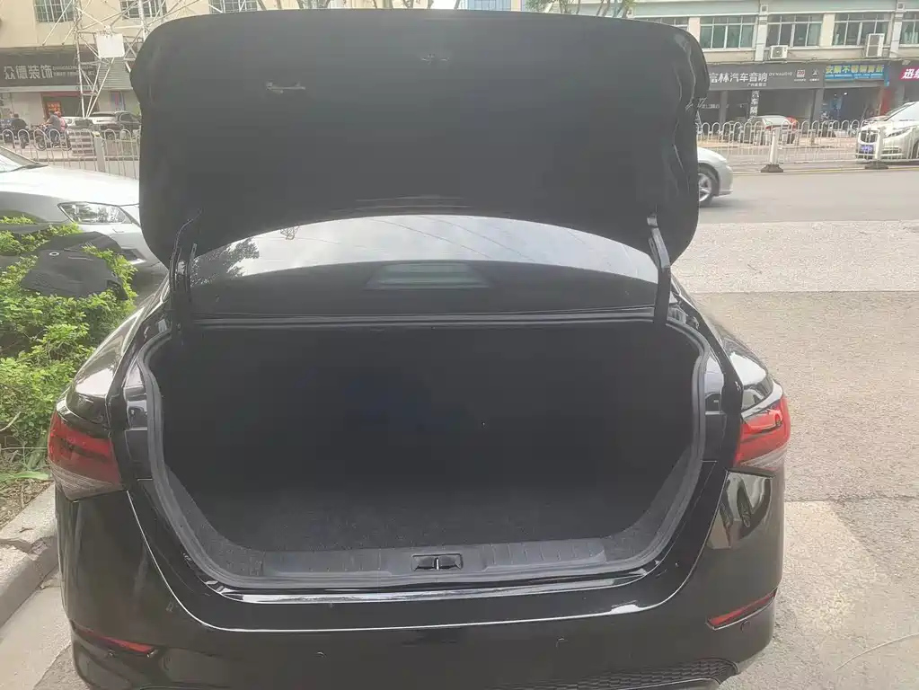 NISSAN SYLPHY 2021