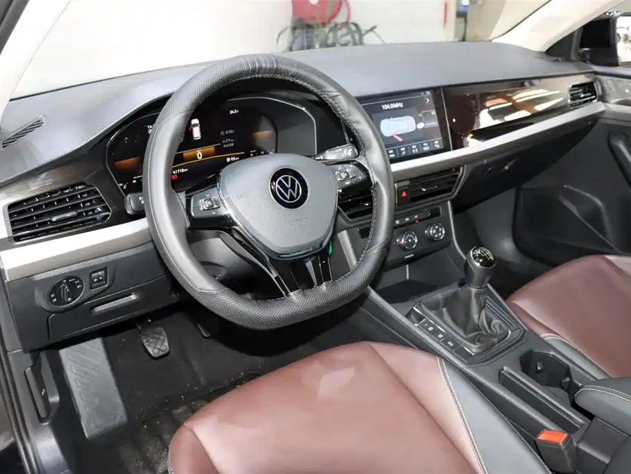 VOLKSWAGEN LAVIDA 2021