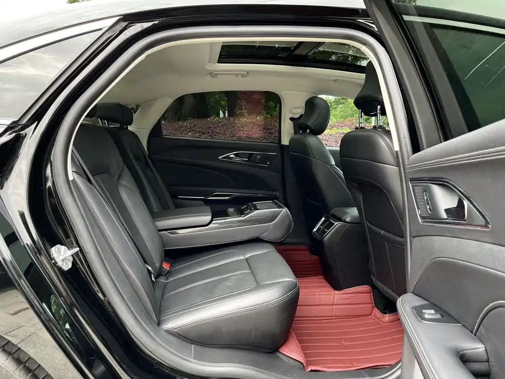 FORD TAURUS 2021