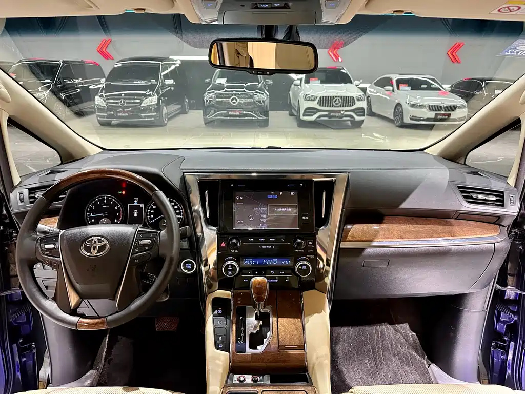 TOYOTA ALPHARD 2016