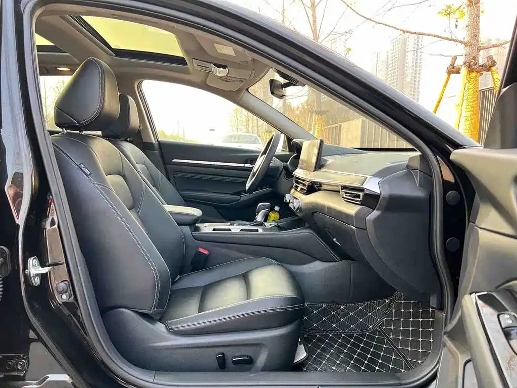 NISSAN TEANA 2023