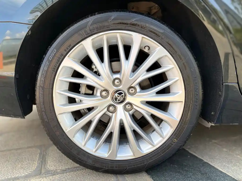 TOYOTA CAMRY 2019