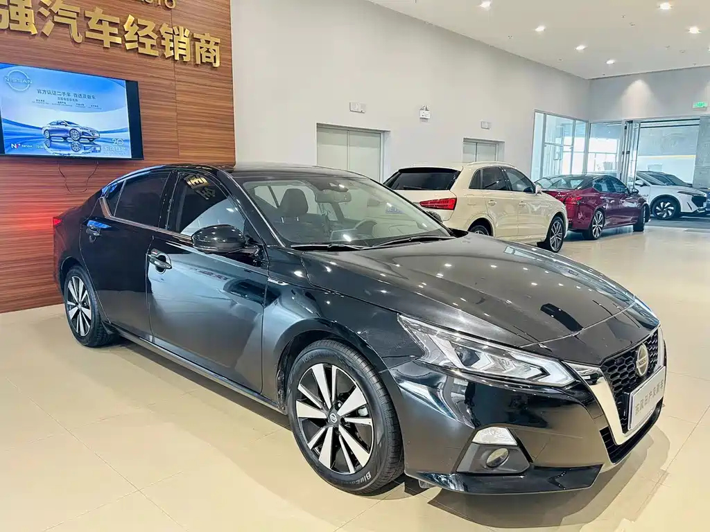 NISSAN TEANA 2022