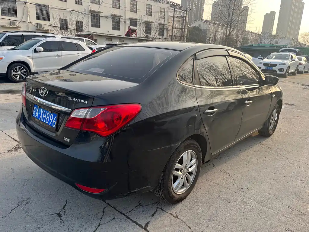 HYUNDAI CELESTA 2012