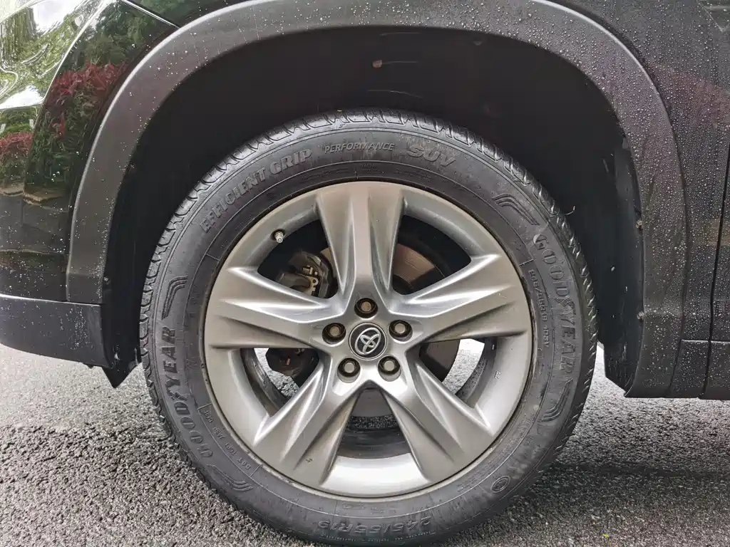 TOYOTA HIGHLANDER 2017