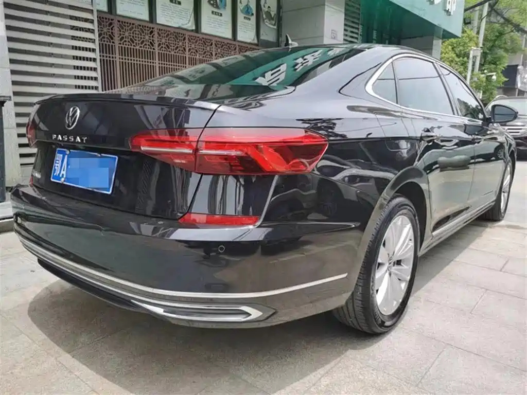 VOLKSWAGEN PASSAT 2021