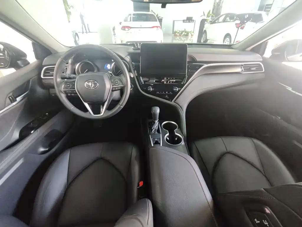 TOYOTA CAMRY 2023