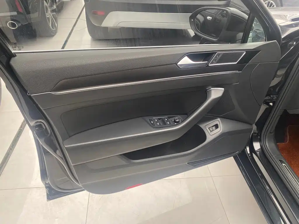 VOLKSWAGEN MAGOTAN 2020