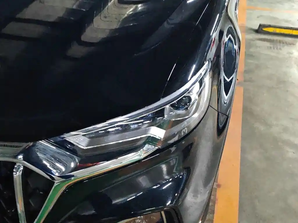 HONGQI HS5 2023