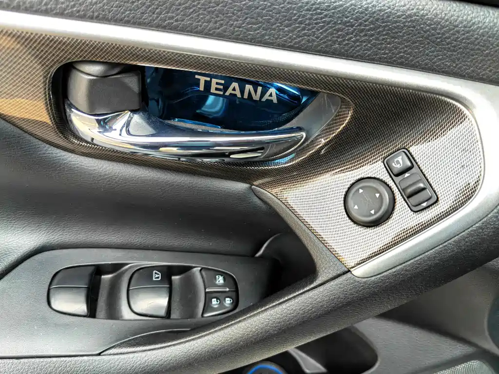 NISSAN TEANA 2016