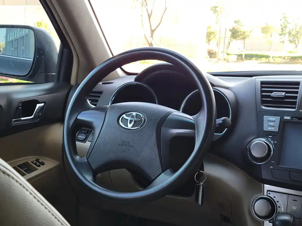 TOYOTA HIGHLANDER 2012