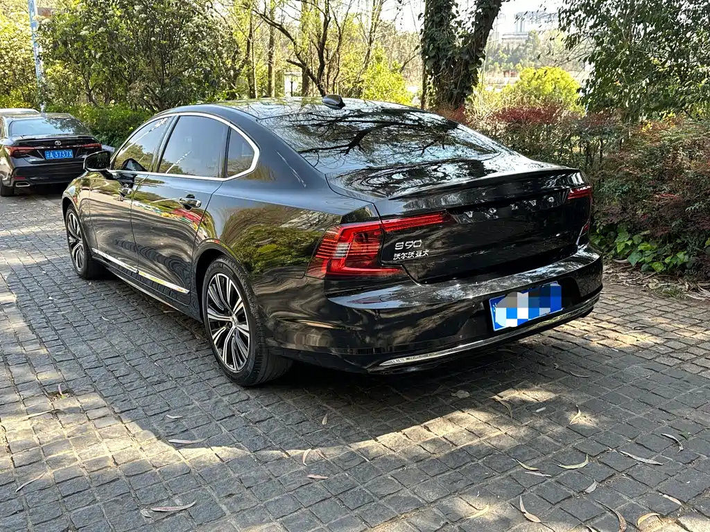 VOLVO S90 2021