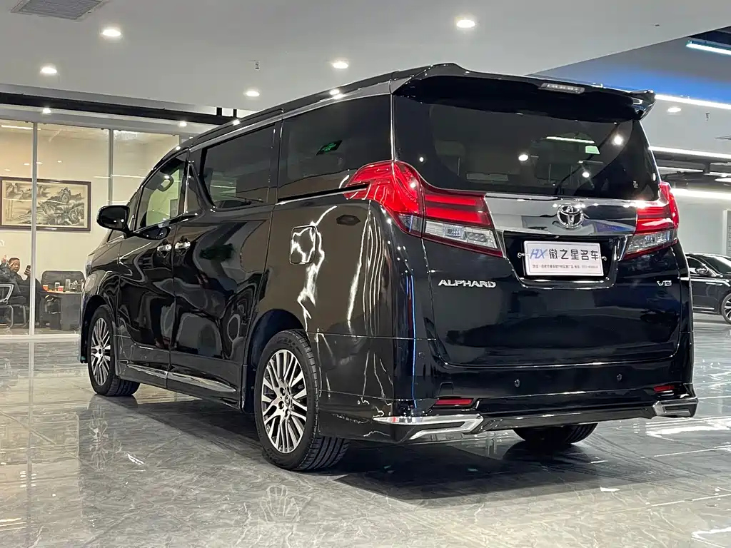 TOYOTA ALPHARD 2018