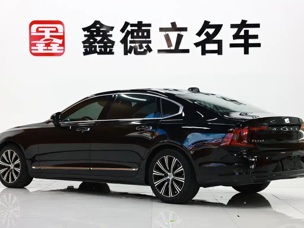 VOLVO S90 2021