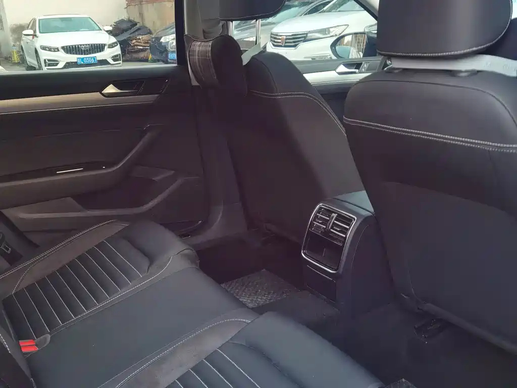 VOLKSWAGEN MAGOTAN 2021