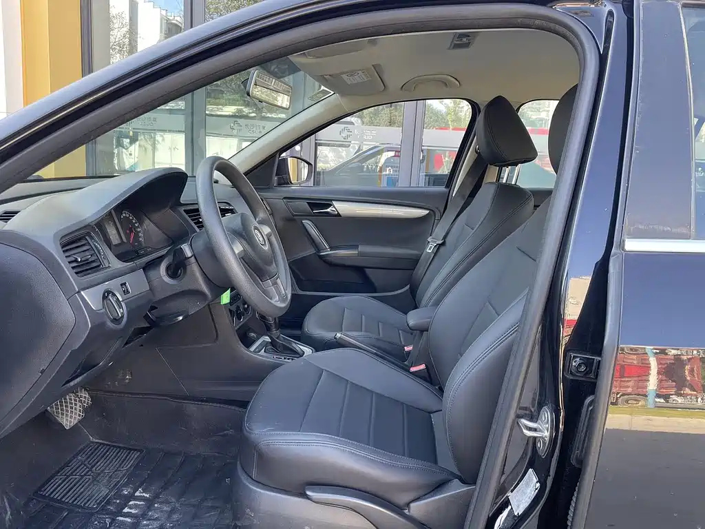 VOLKSWAGEN LAVIDA 2016