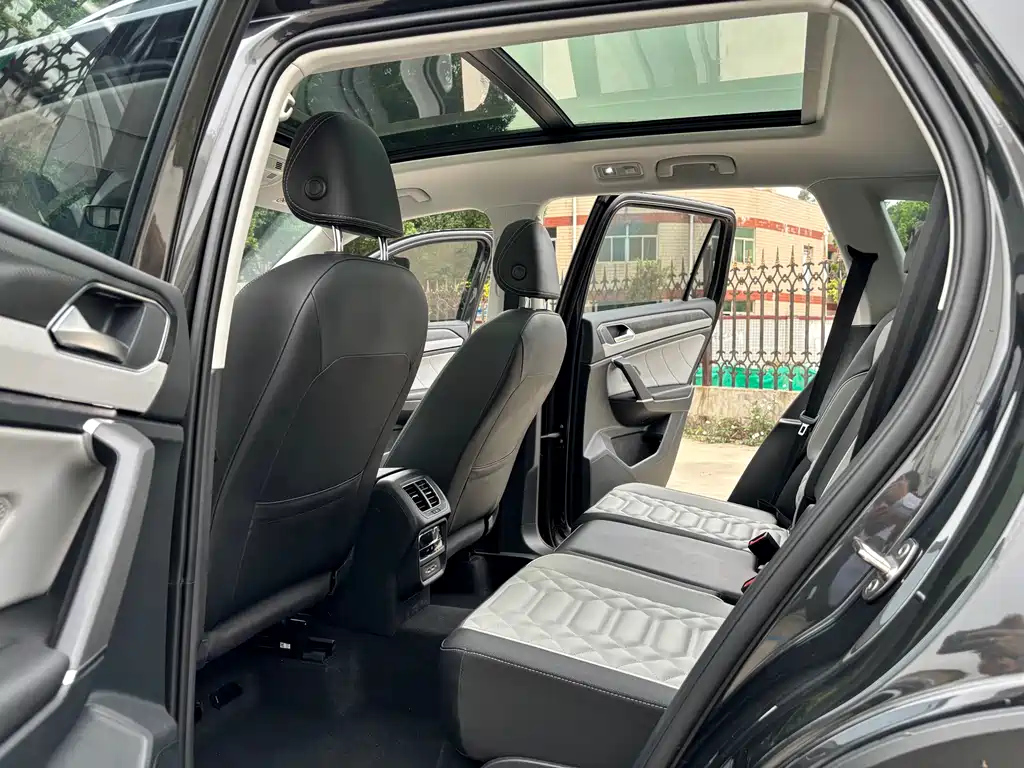 VOLKSWAGEN TAYRON 2023