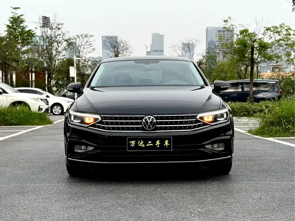 VOLKSWAGEN MAGOTAN 2022