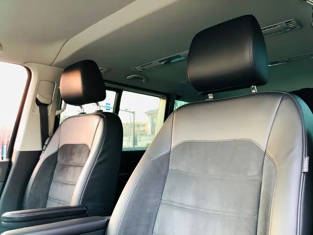 VOLKSWAGEN MULTIVAN 2018