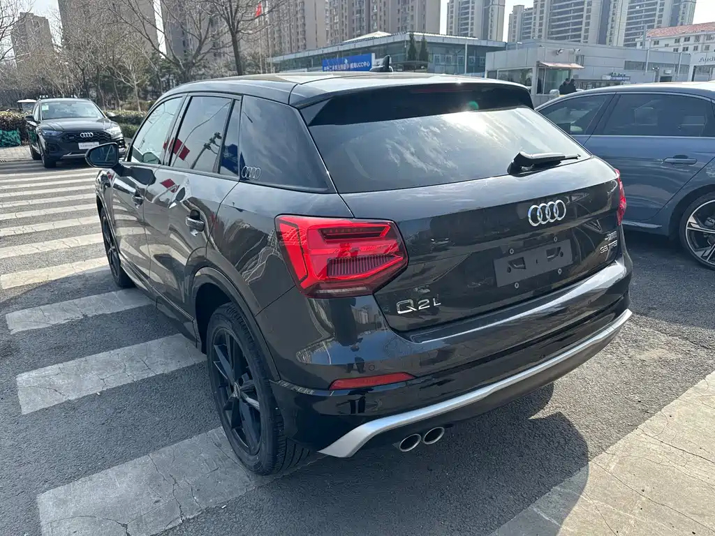 AUDI Q2L 2020