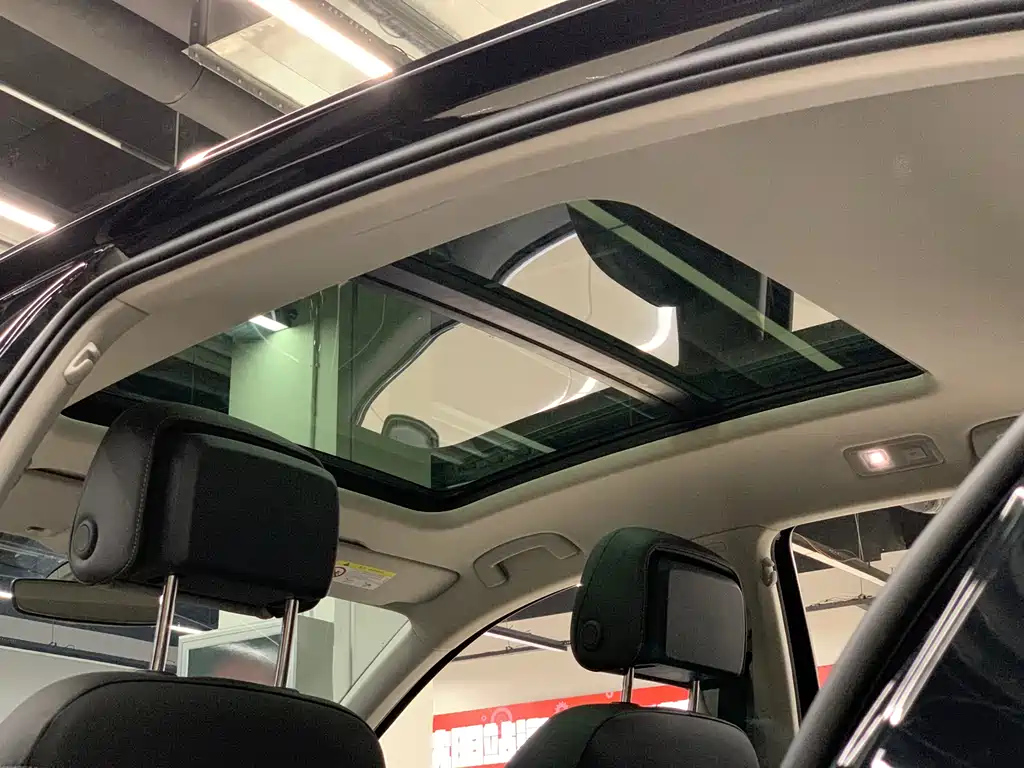 VOLKSWAGEN MAGOTAN 2023